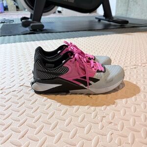 Reebok Nano 600 Training Shoe MENS7 women’s 8.5